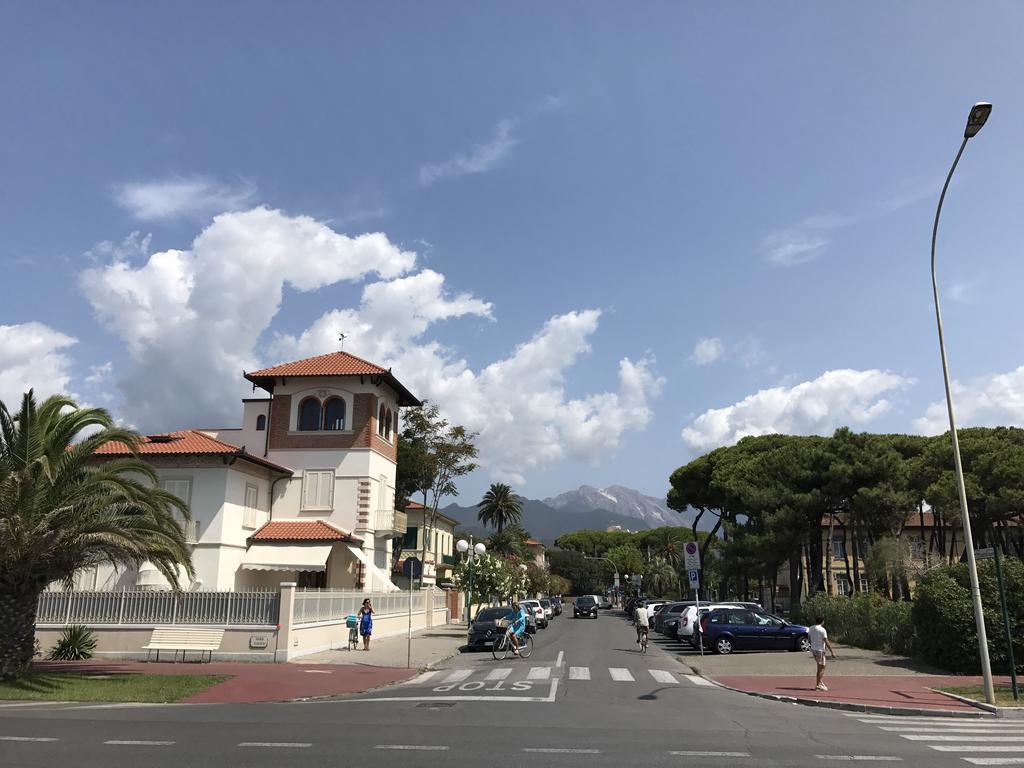 Stunning Apartment 300Mt By The Sea Forte Dei Marmi Zimmer foto